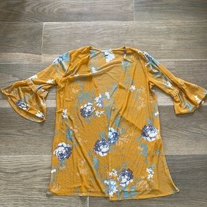 Womens (Medium) *Like New* Mesh cover up with Flare Sleeves